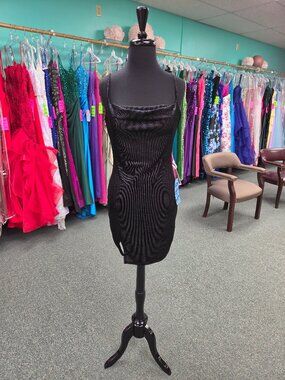 Homecoming Short Dress Size 10 Black Velvet Private Label Liza Formal